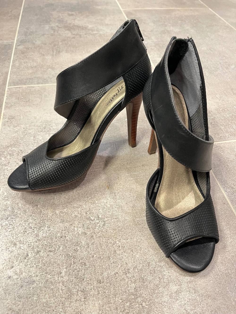 Seychelles Black Perforated Leather Heel